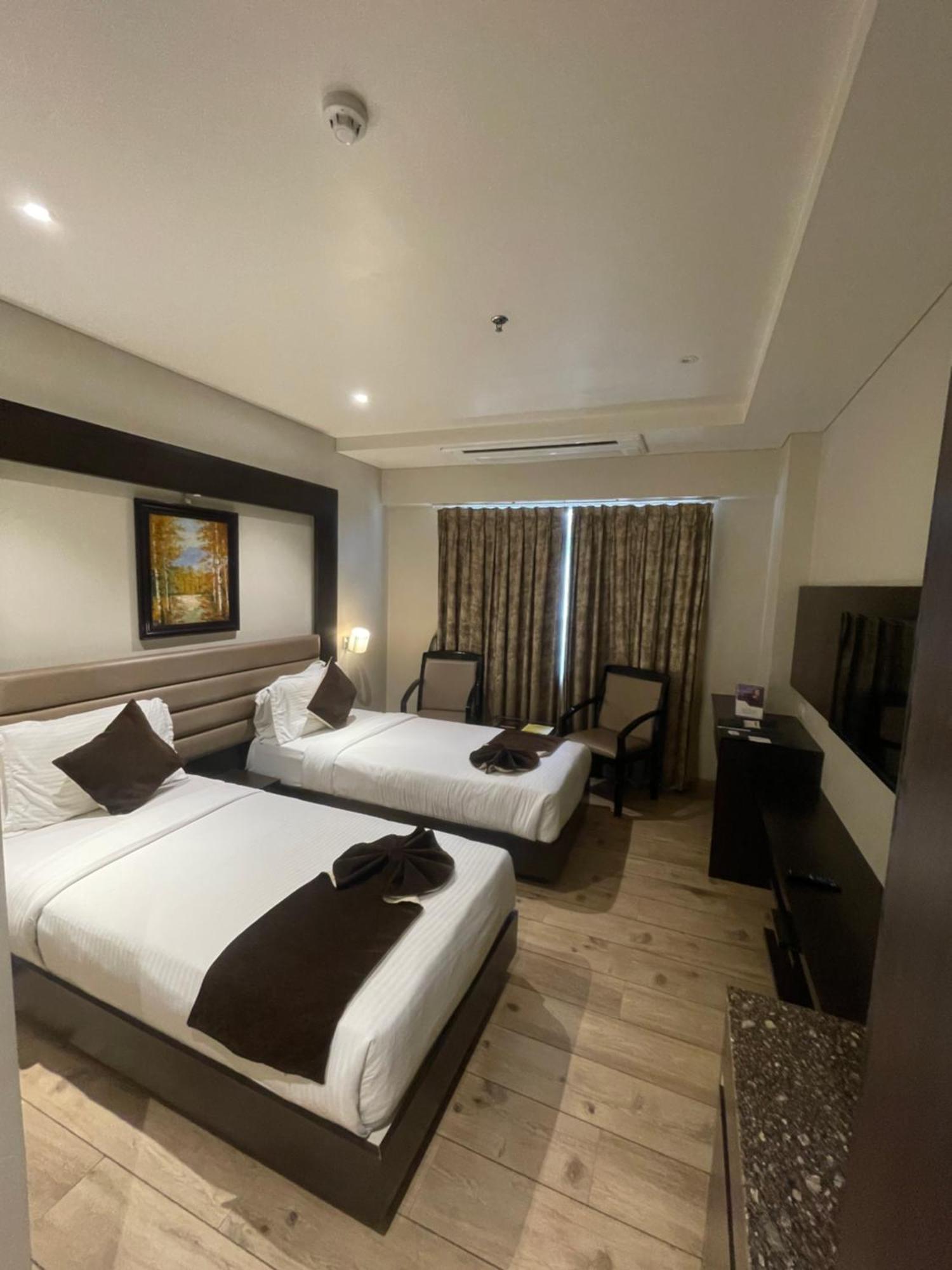 Hotel Virgo Sumeru Bhavnagar Bagian luar foto