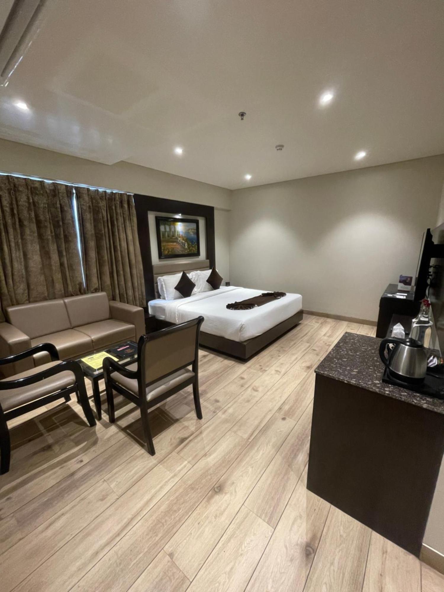 Hotel Virgo Sumeru Bhavnagar Bagian luar foto