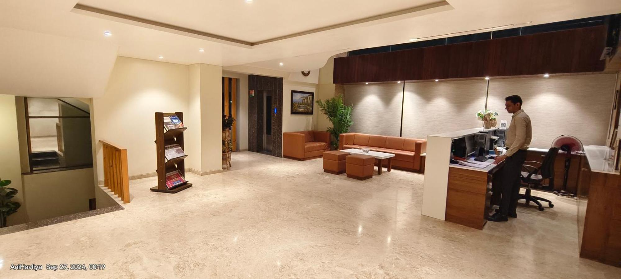 Hotel Virgo Sumeru Bhavnagar Bagian luar foto