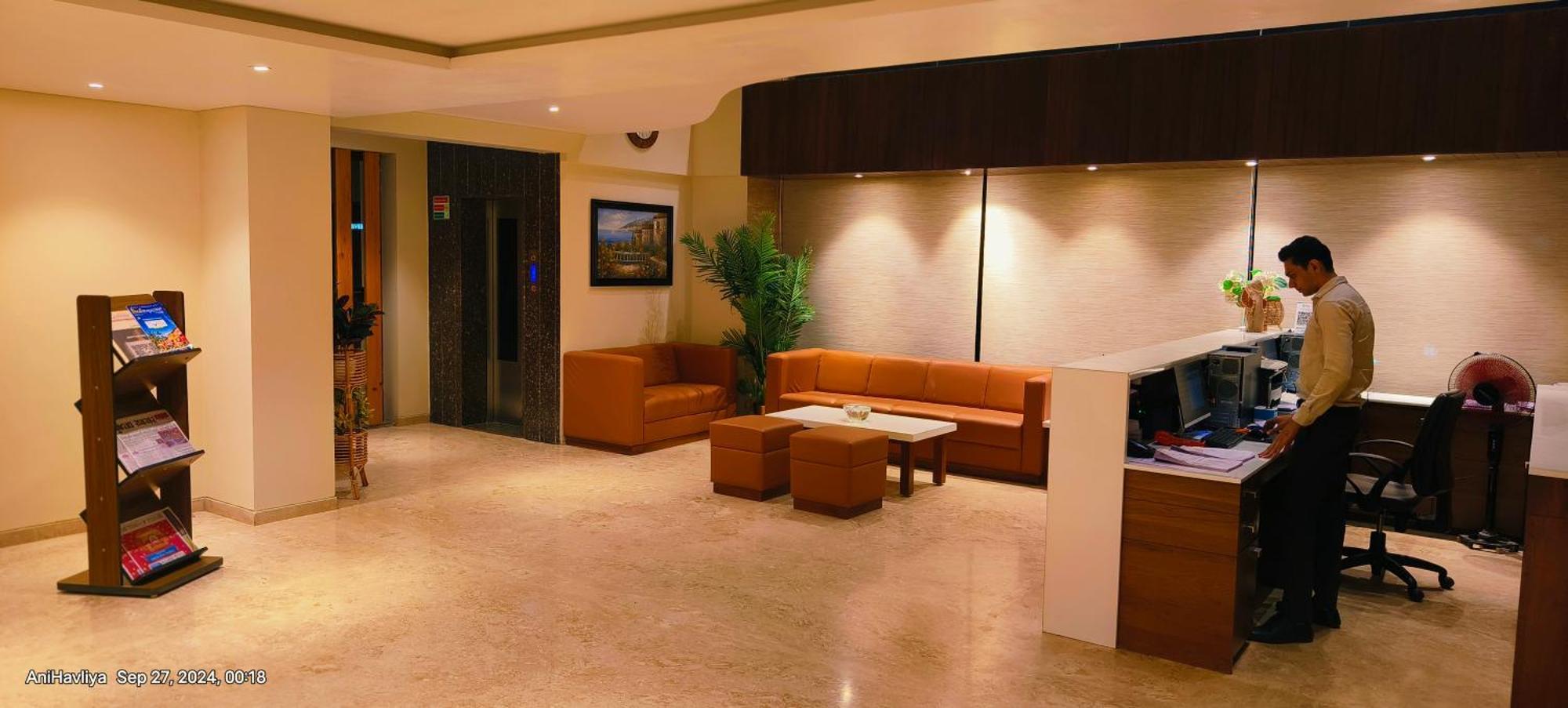 Hotel Virgo Sumeru Bhavnagar Bagian luar foto